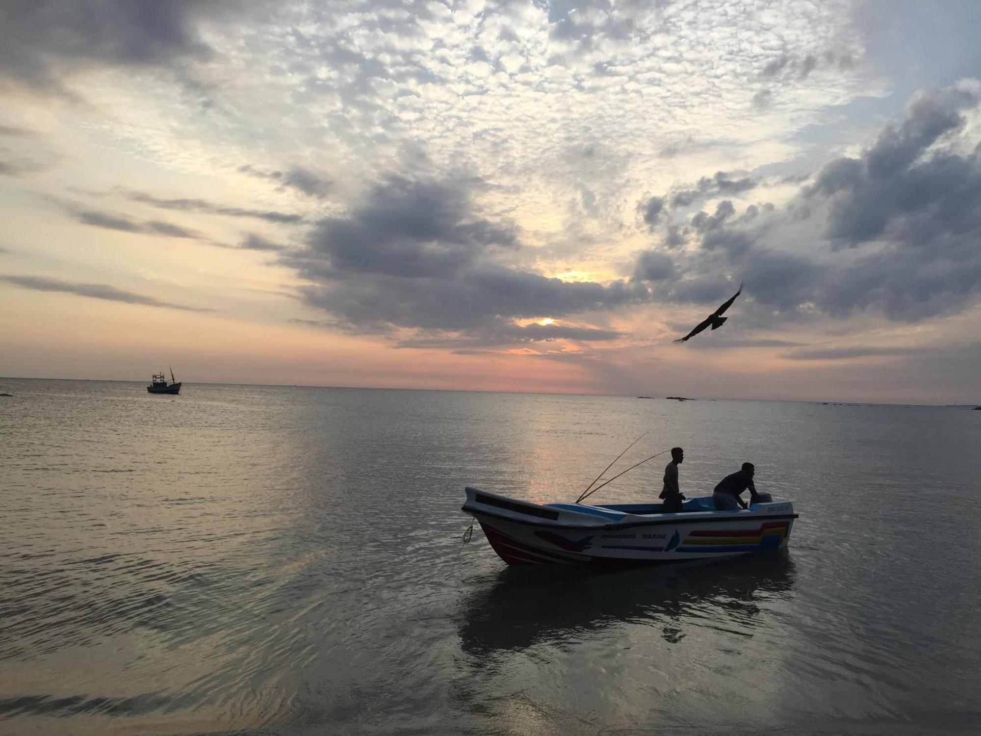 فندق Janas Blue Water Corner تريكونامالاي المظهر الخارجي الصورة