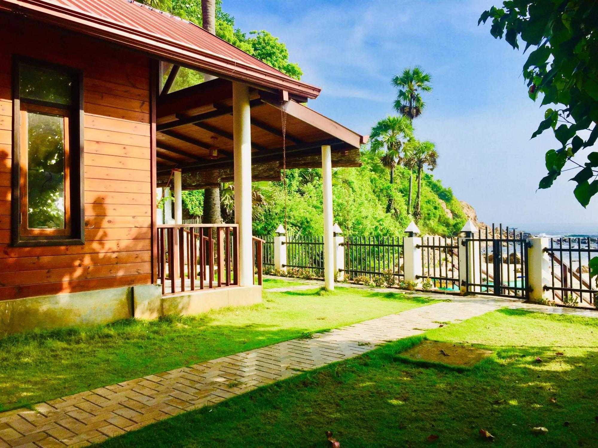 فندق Janas Blue Water Corner تريكونامالاي المظهر الخارجي الصورة